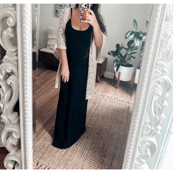 New EXPRESS Scoopneck drapey + flowy flattering stretchy open back maxi dress - Picture 3 of 9